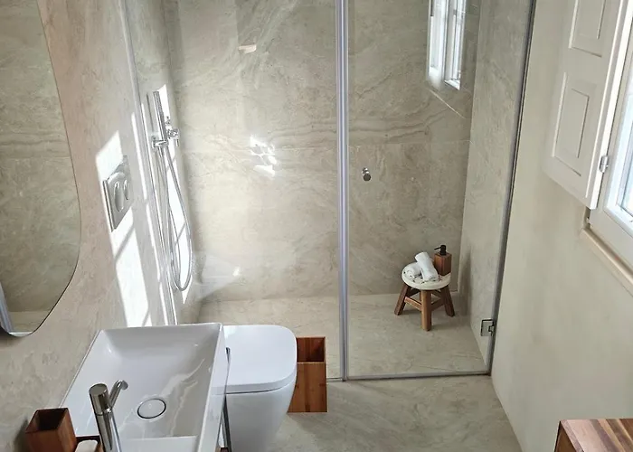 Homestay Charming Character In Village Core